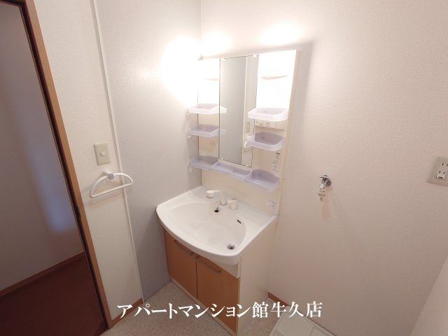 ダイヤファースト二の宮 Ｂの独立洗面台