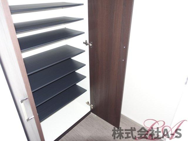 エステムコート名古屋千種グレイスの玄関