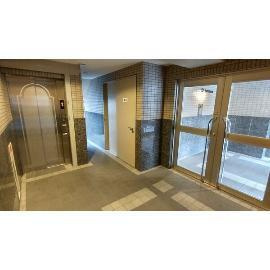 グリシーヌ名駅のエントランス