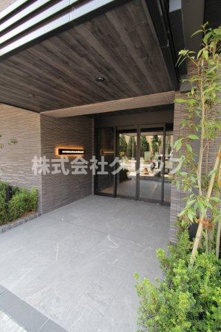 Le'a横濱天王町駅前通りのエントランス
