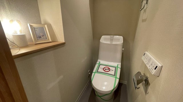 ３分歩いて雨に濡れず横浜駅まで～【カインドステージ横浜台町】のトイレ|落ち着いたトイレです