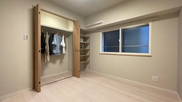 ３分歩いて雨に濡れず横浜駅まで～【カインドステージ横浜台町】の洋室|個人の部屋や寝室として使える洋室です