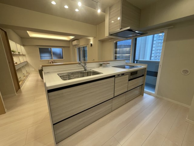 ３分歩いて雨に濡れず横浜駅まで～【カインドステージ横浜台町】のキッチン|お料理しやすいキッチンです