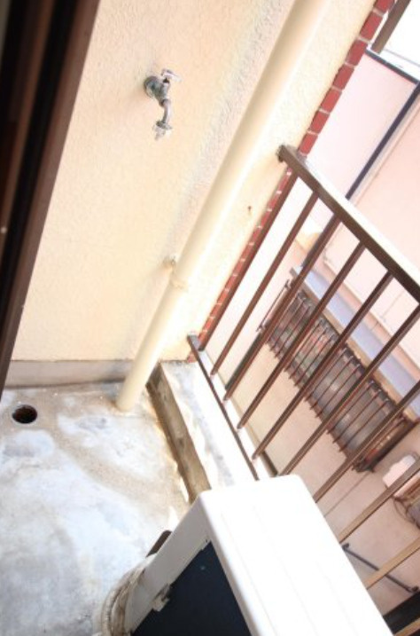 センチュリー櫛原のバルコニー