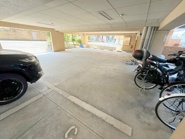 ダイヤパレス淡路の駐車場