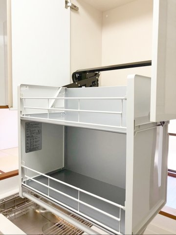 アムール和白駅の収納|吊戸棚は、収納しやすく取り出しやすい昇降式です！