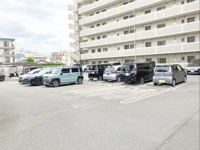 アムール和白駅の駐車場|敷地内駐車場です！