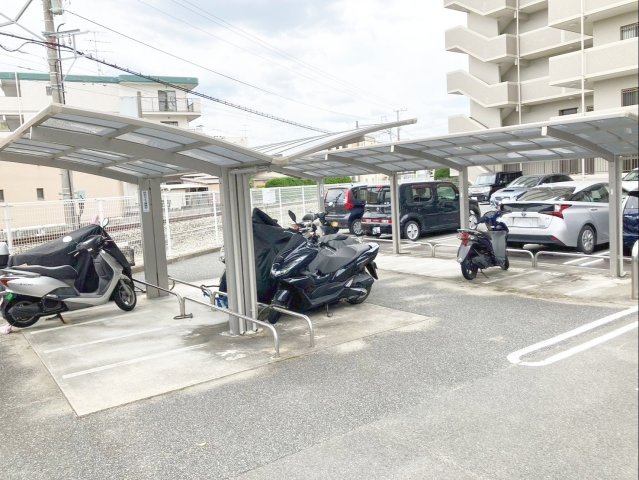 アムール和白駅の駐輪場|サイクルポート設置で雨の日も安心のバイク置場です！