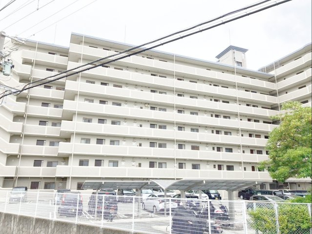 アムール和白駅の外観|築33年の鉄筋コンクリート造9階建てマンション！アムール和白駅！