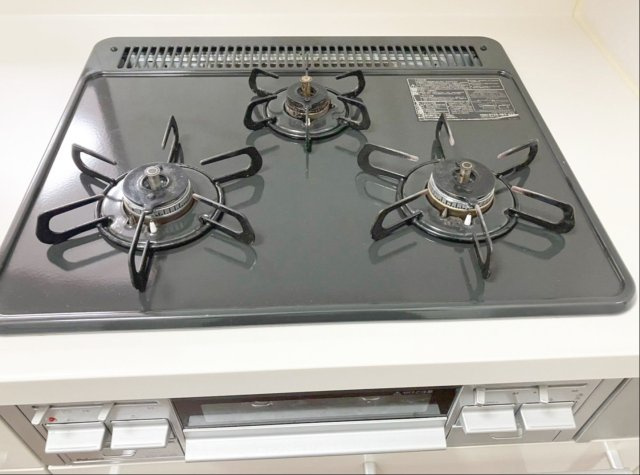 アムール和白駅のキッチン|お料理はかどる3口コンロです！