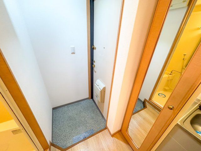 Mヴィレッヂ寺田町 の玄関