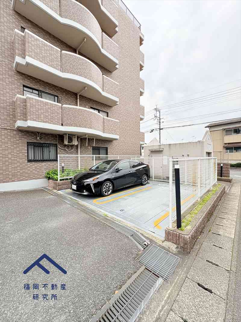 グランコート春日原の駐車場