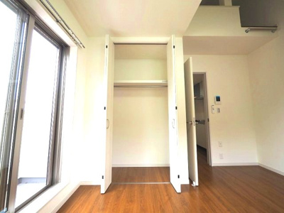 【収納】 | ヴィラヒルズ滝頭 | 丈の長いお召し物もかけられるクローゼット付