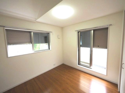 【セキュリティ】 | ヴィラヒルズ滝頭 | 安心のシャッター雨戸付