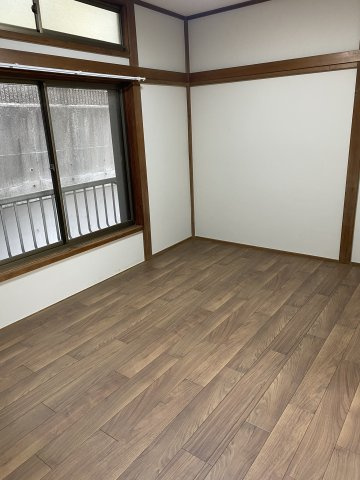 【 貸主 】本牧緑ケ丘ハウス（2F）の洋室|CF新規張替（2025年3月施工）
※2025年3月撮影