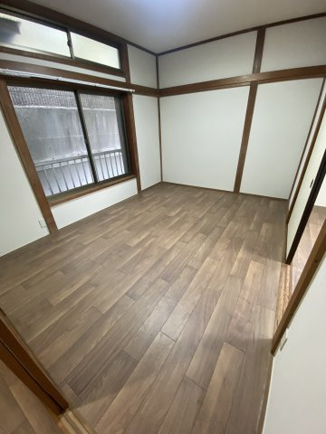 【 貸主 】本牧緑ケ丘ハウス（2F）の洋室|CF新規張替（2025年3月施工）
※2025年3月撮影