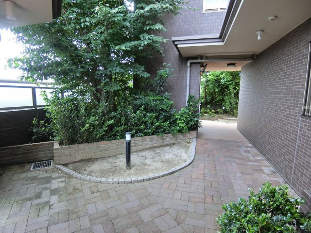 プリマヴェーラ一條【キャッシュバック対象物件】のロビー|清潔なロビーです