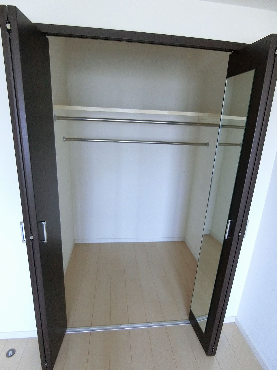 プリマヴェーラ一條【キャッシュバック対象物件】の収納|こまごまとしたものを収納できそうですね