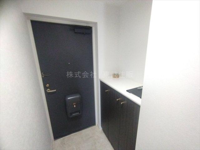 【玄関】 | ファミール川越 | 収納もある玄関です