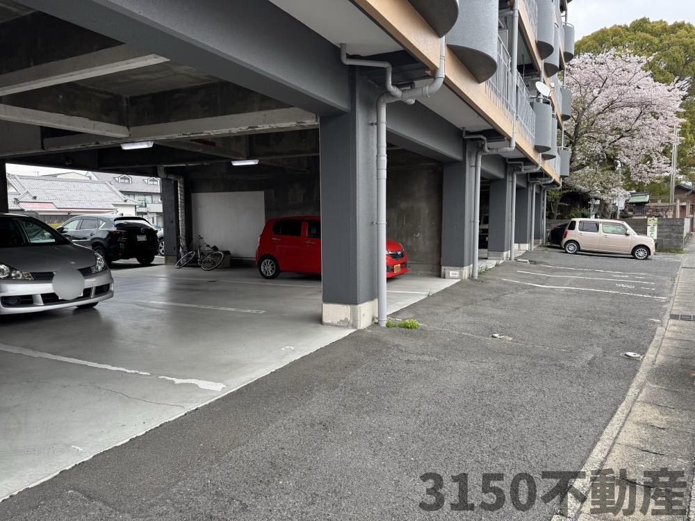 ラティーナ岐阜の駐車場