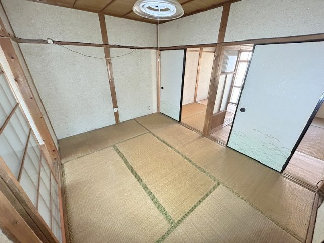 五條市二見１丁目のハイツの和室