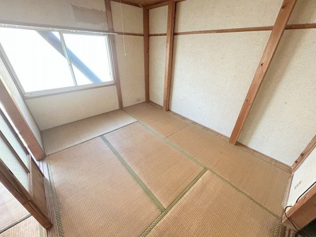 五條市二見１丁目のハイツの和室