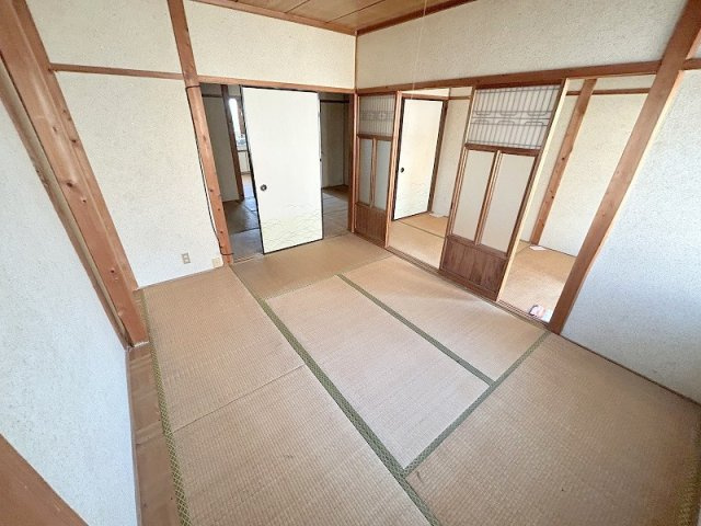 五條市二見１丁目のハイツの和室