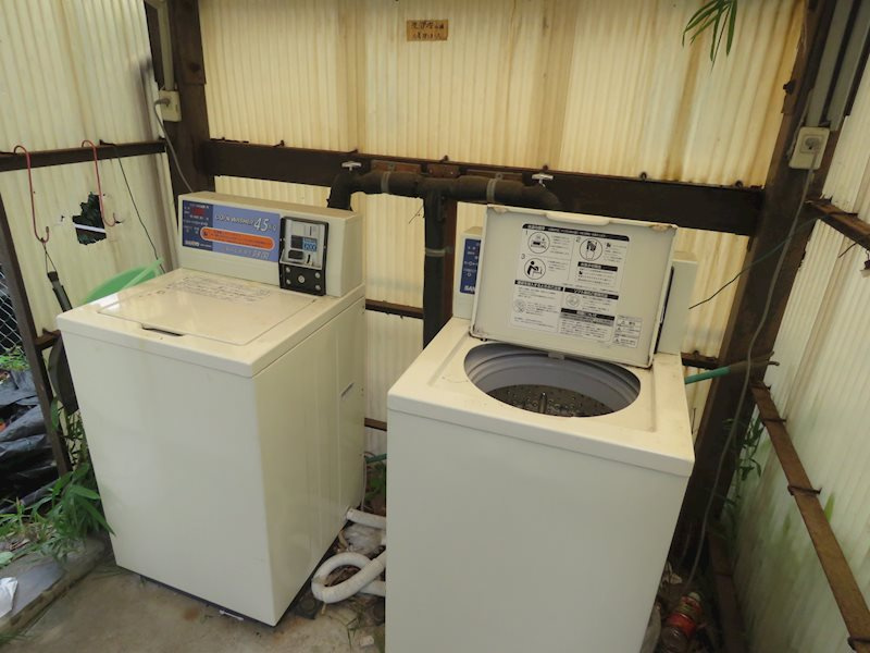 敷地内コインランドリーです！