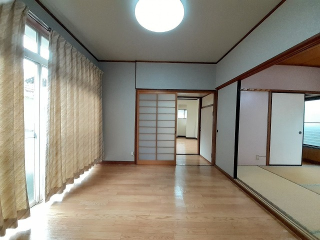 【洋室】 | 古志原2丁目中古戸建（収益物件） | ゆったりした洋室です