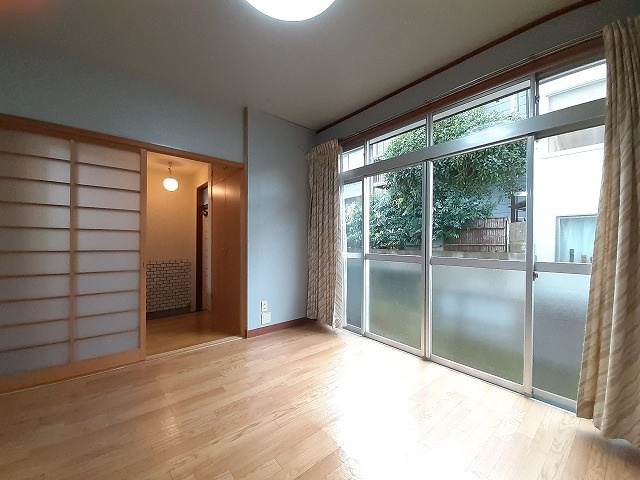 【洋室】 | 古志原2丁目中古戸建（収益物件） | 明るい洋室です