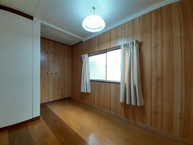 【洋室】 | 古志原2丁目中古戸建（収益物件） | コンパクトで使いやすい洋室です