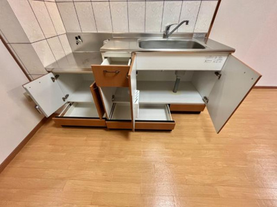 【キッチン】 | ボンヌールパンションⅠ | 収納たっぷり