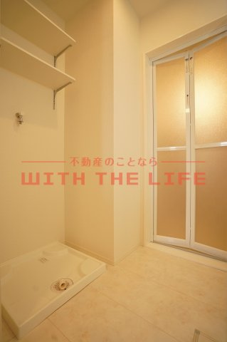 D-roomM.K.【キャッシュバック対象物件】の洗面所|明るい洗面所です