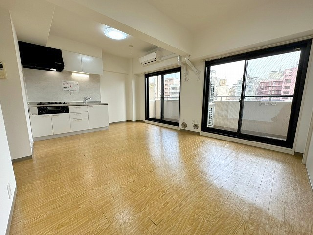 新大阪パークハイツの居間・リビング