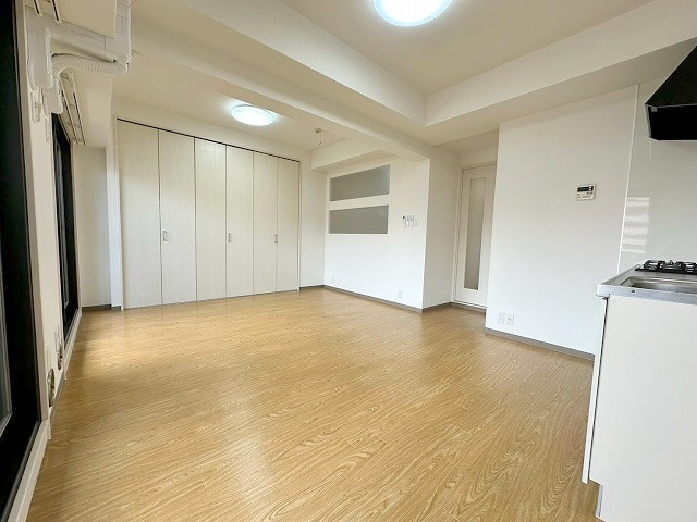 新大阪パークハイツの居間・リビング