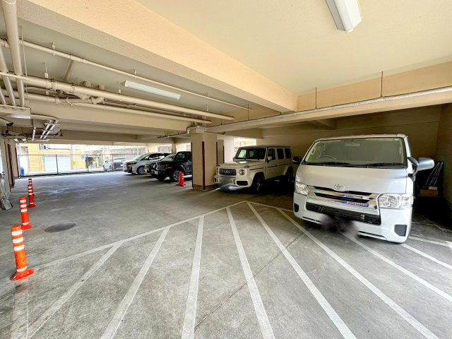 新大阪パークハイツの駐車場