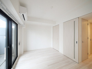 【洋室】 | S-RESIDENCE難波大国町Deux | ゆったりした洋室です