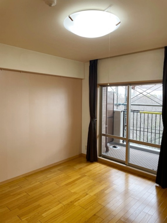 ネオハイツ江戸川台Ａ棟の居間・リビング