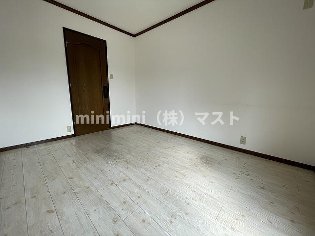 ラパンジール恵美須4の洋室