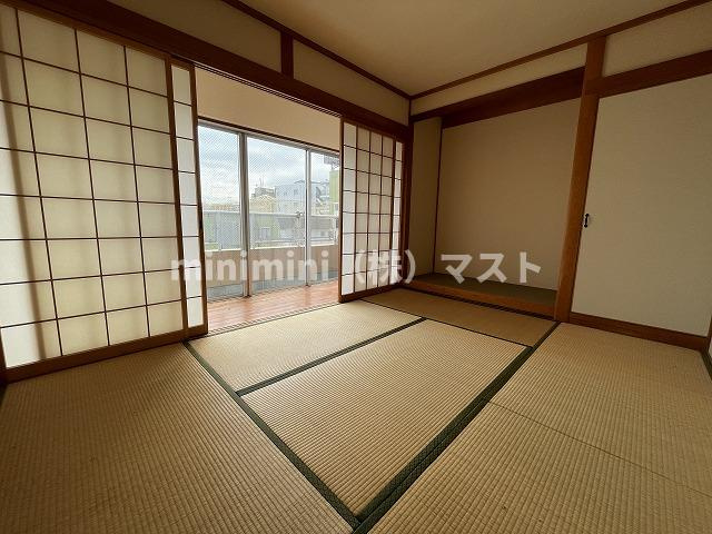 ラパンジール恵美須4の和室