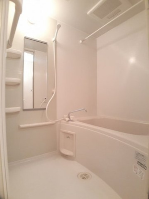 【浴室】 | ピエ・デル・モンテⅡ | きれいなお風呂です