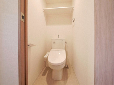 【トイレ】 | プレサンス難波ラフィーネ | 清潔感のあるトイレです