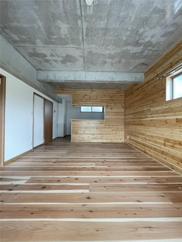 アッパーヤードの居間・リビング|広いリビング★