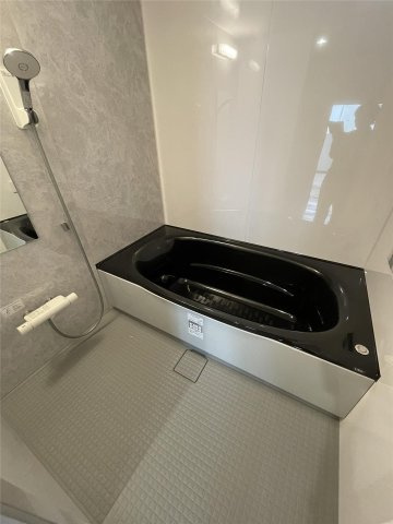 アッパーヤードの浴室|追い焚き付きのお風呂です♪