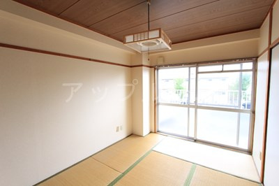 コーポ鈴木の和室