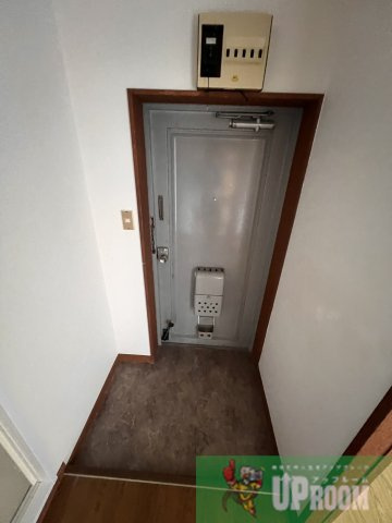 コーポ鈴木の玄関