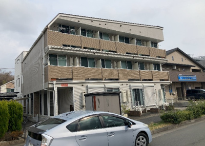 【外観】 | プルトーネ | 土地購入を検討されている場合、境界杭がない状態で購入してしまうと境界確定測量をする必要があり、費用がかかります。購入の前に、売主、隣土地所有者立ち合いのもと境界を確定し境界杭を設置するのがベストです。