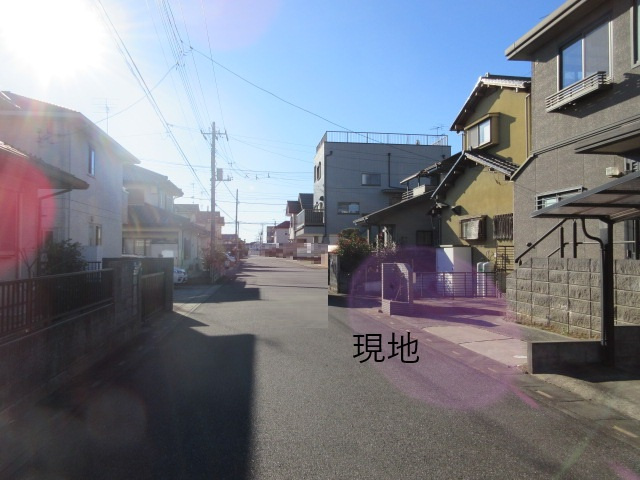 中古戸建　滑川町月の輪3-8-23（リフォーム住宅）の前面道路含む現地写真
