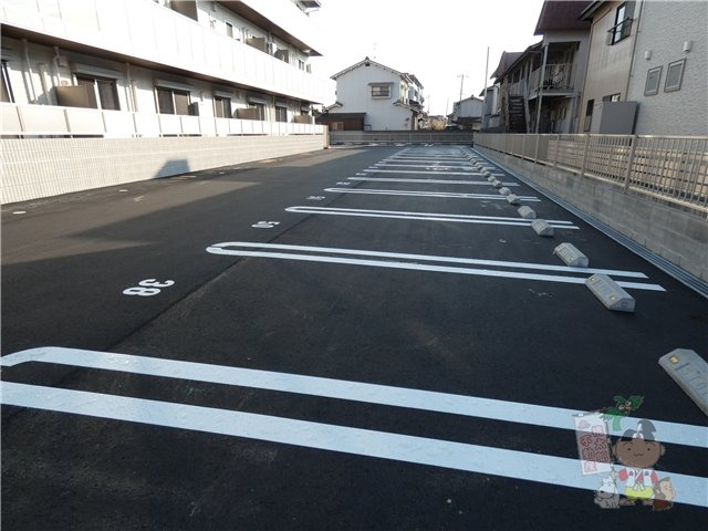 ベレオガーデンズ北方Ⅱの駐車場