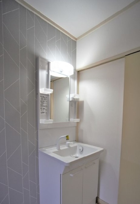 ピジョン・コートの洗面所|明るい洗面所です★